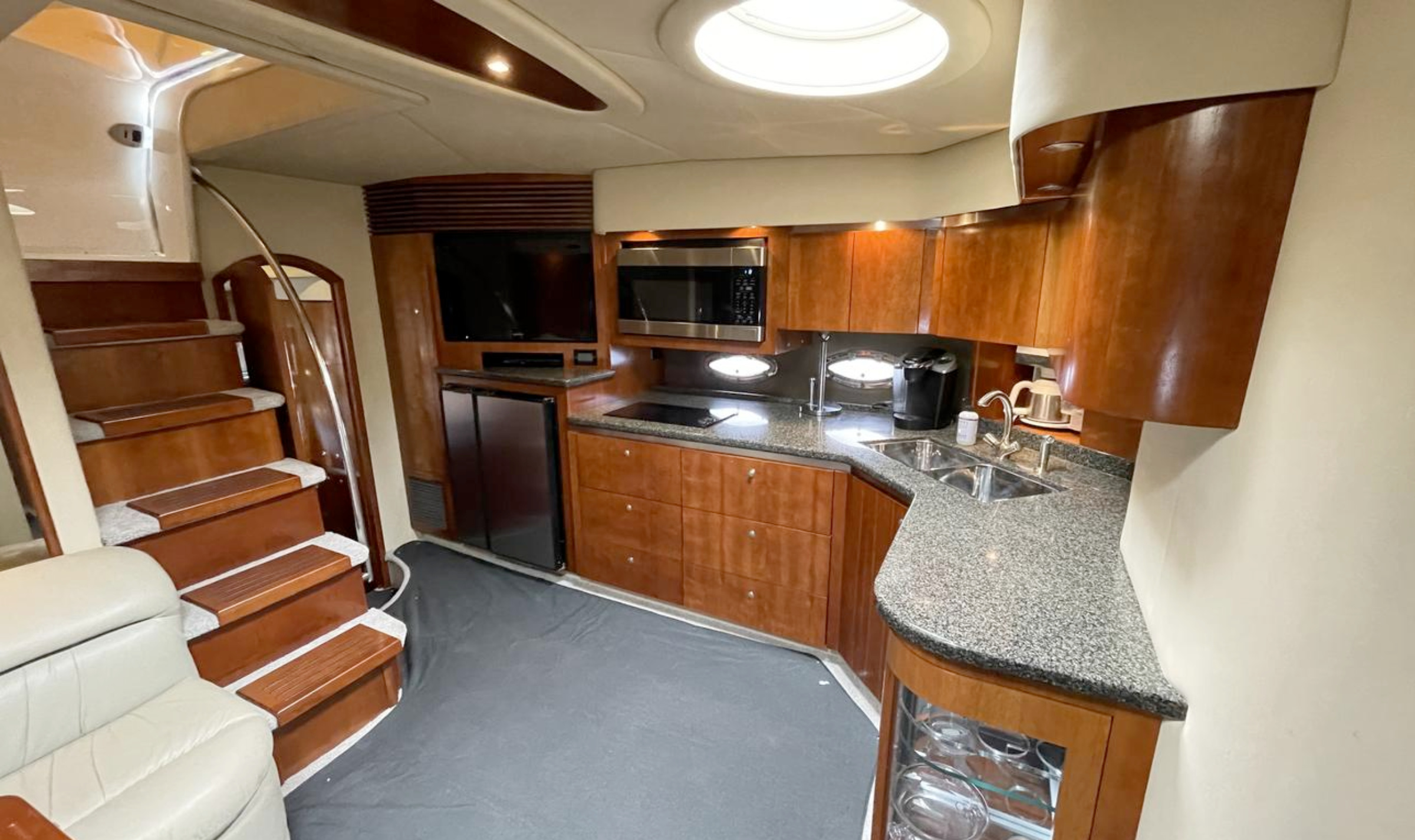 Cruiser Yacht B.O.R. available for charter via the Chicago Boat Company